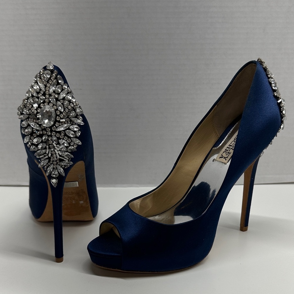 Badgley Mischka Kiara Pumps High Heel Shoes Peep Toe Jeweled Back Blue Size 9